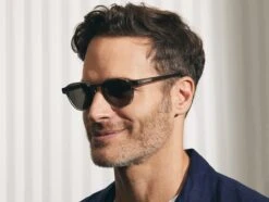 ARTHUR SUN 27 ARTHUR SUN -Fashion Optical Shop arthur sun model pos 4