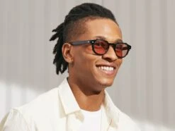 CLIPTOSH MATTE BLACK W/ NEW YORK ROSE TINT 11 CLIPTOSH MATTE BLACK W/ NEW YORK ROSE TINT -Fashion Optical Shop cliptosh model pos 2