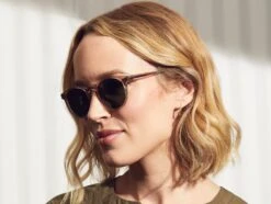 GOLDA SUN -Fashion Optical Shop golda sun model pos 4