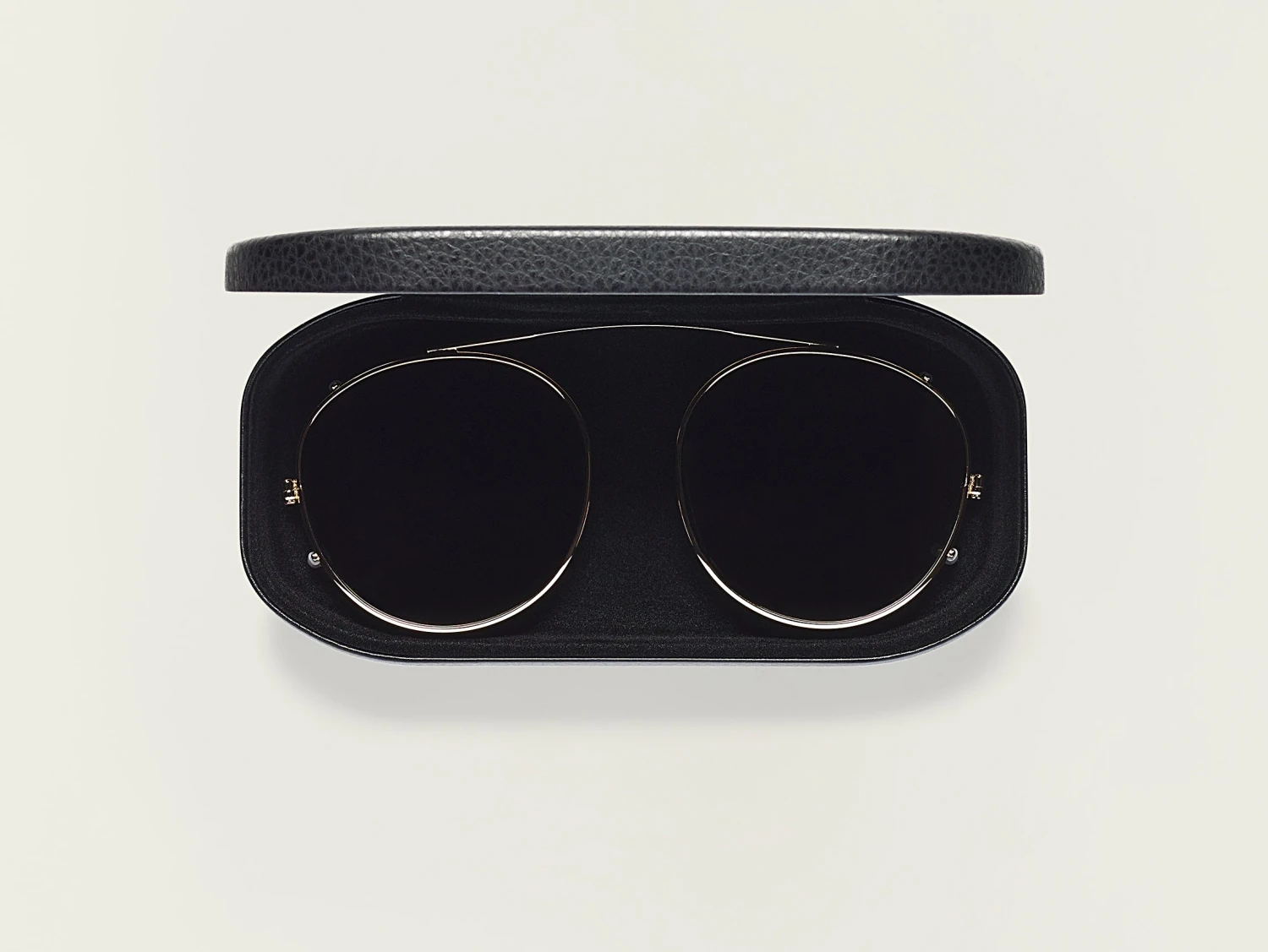 HARD CLIP CASE 4 HARD CLIP CASE - Image 2