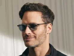 VANTZ SUN 23 VANTZ SUN -Fashion Optical Shop vantz sun model pos 4